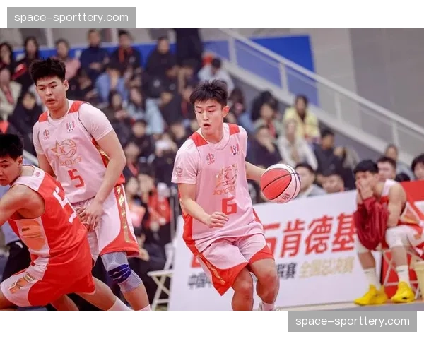 【CBA节奏强度研究·非赛事·群众体育“CBA总冠军巡展活动在成都启动，吸引数千球迷参与互动”