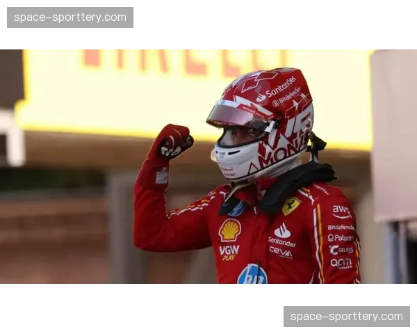 墨西哥站排位赛,佩雷兹在主场车迷山呼海啸中闯进Q3后的振臂庆祝 墨西哥站排位赛,佩雷兹在主场车迷山呼海啸中闯进Q3后的振臂庆祝